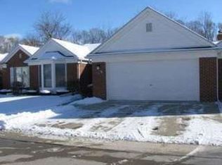 37818 Maple Cir E, Clinton Township, MI 48036