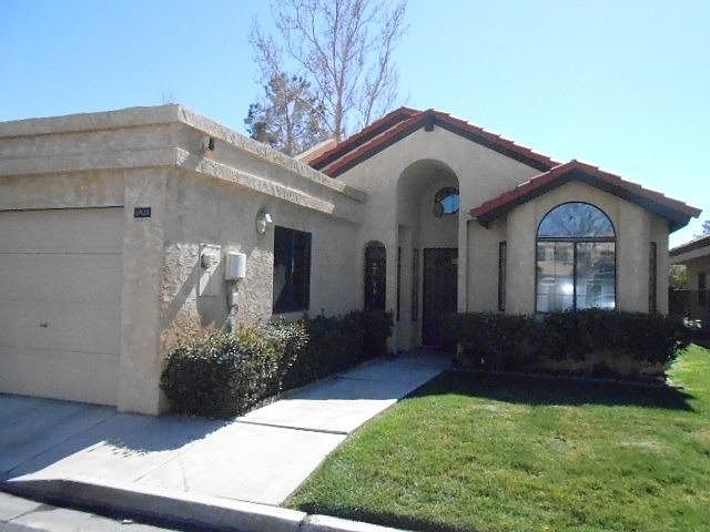1st image of 19123 Elm Dr