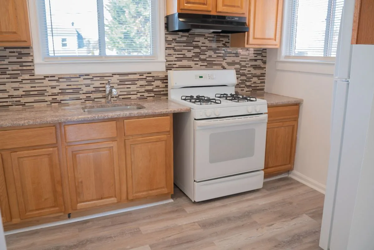 2 bed, 1.0 bath, 1146 sqft, $1,850 — Photo 4