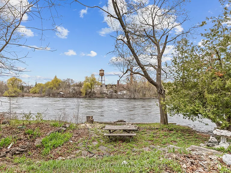87 Cedar Dr — Photo 49