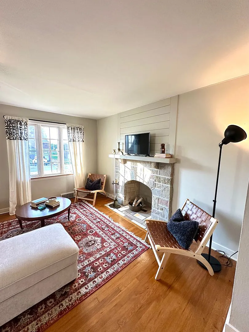 Updated 3 Bed, 1.5 Bath Home in Brentwood w/ Short Term & Furnished Lease Options - Available Ear... — Photo 3