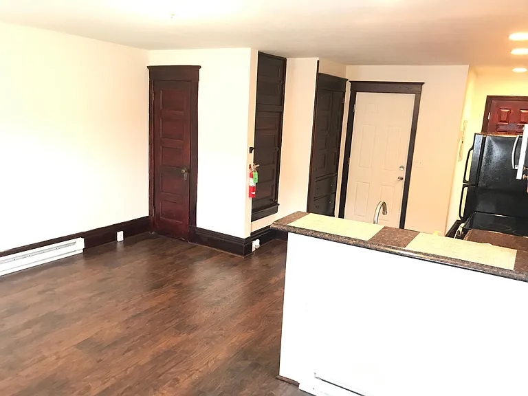 1201 Chestnut St #5 — Photo 3