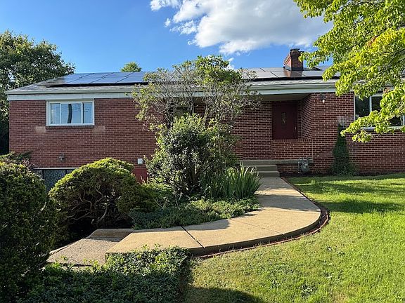 3rd image of 2455 Hampton Ave
