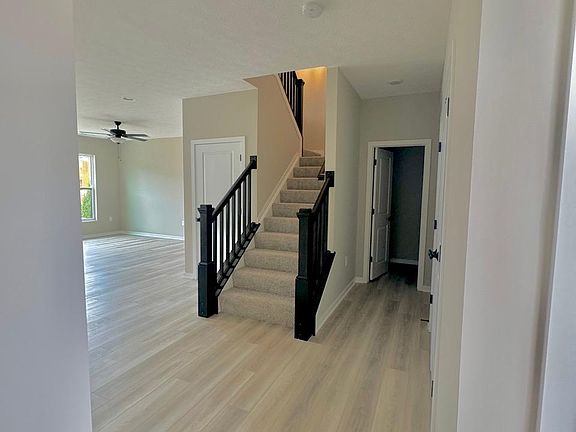 3rd image of 6417 N Hamilton Rd