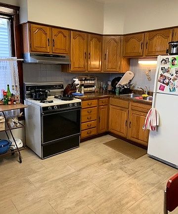 5th image of 2448 W Gunnison St #1