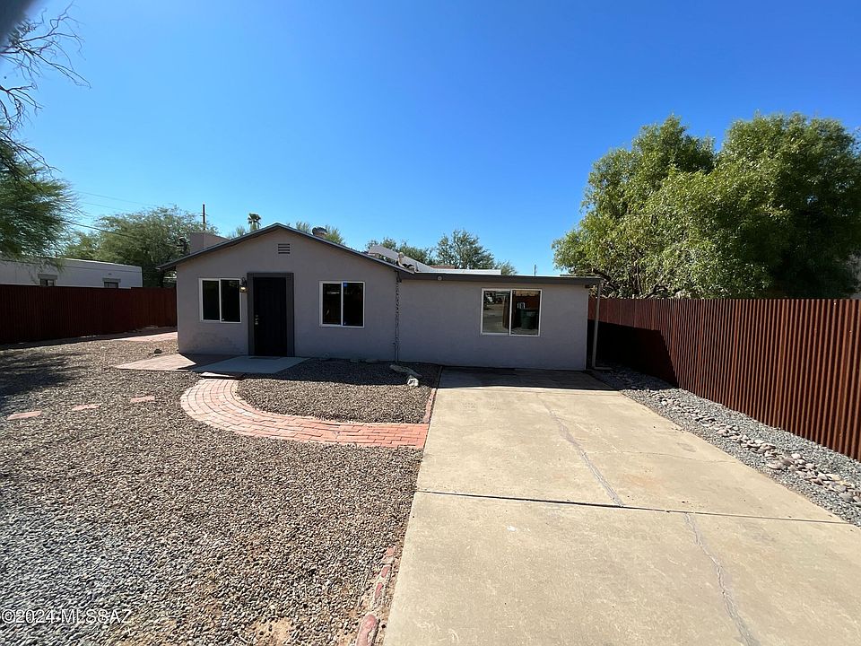 1st image of 3644 E Monte Vista Dr