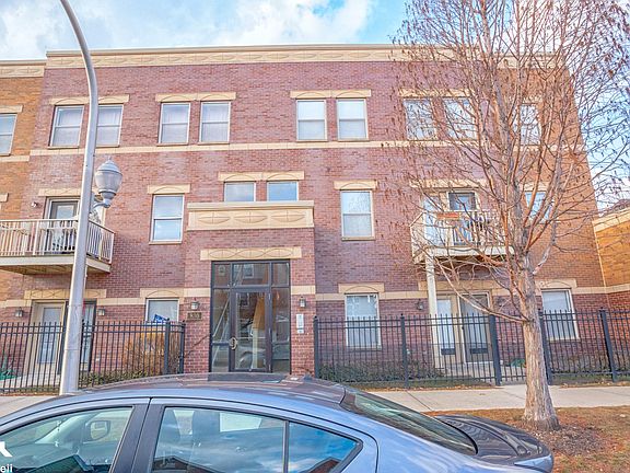 3rd image of 830 E Bowen Ave APT 2B