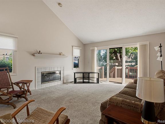 3rd image of 2241 Cornell St