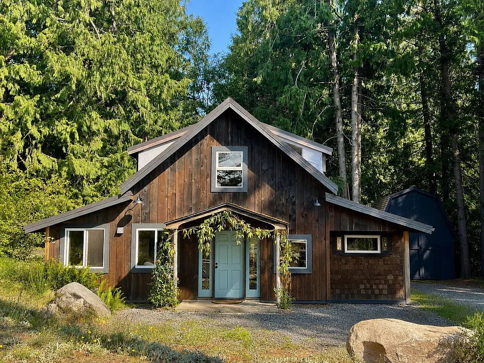 1686 Mount Baker Rd