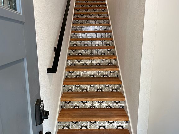 Small foaier on ground level.