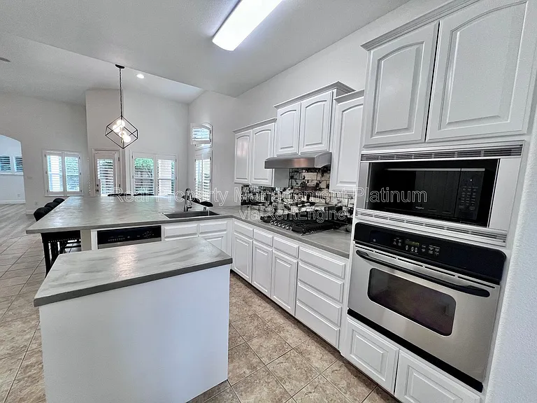 1030 E Royal Dornoch Ave — Photo 18