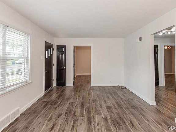 4th image of 3651 Hilleman Ave