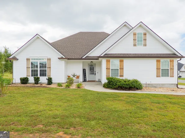 3830 Landings Cir, Hahira, GA 31632