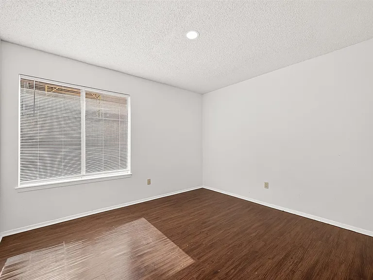 6203 Downwood Forest Dr — Photo 33