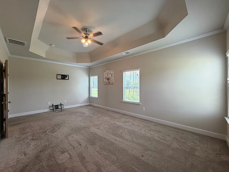 61 N Village Cir — Photo 15