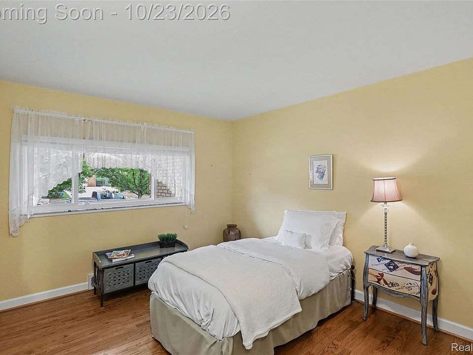 98 Edgelake Dr, photo 17