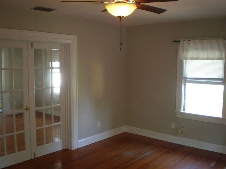 1st image of 151 1/2 9th Ave N #3