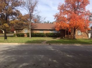 301 E Glendale St, Crowley, TX 76036
