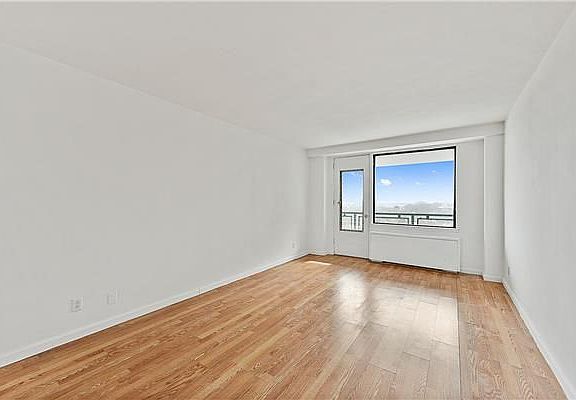 3rd image of 4705 Henry Hudson Pkwy APT 14G
