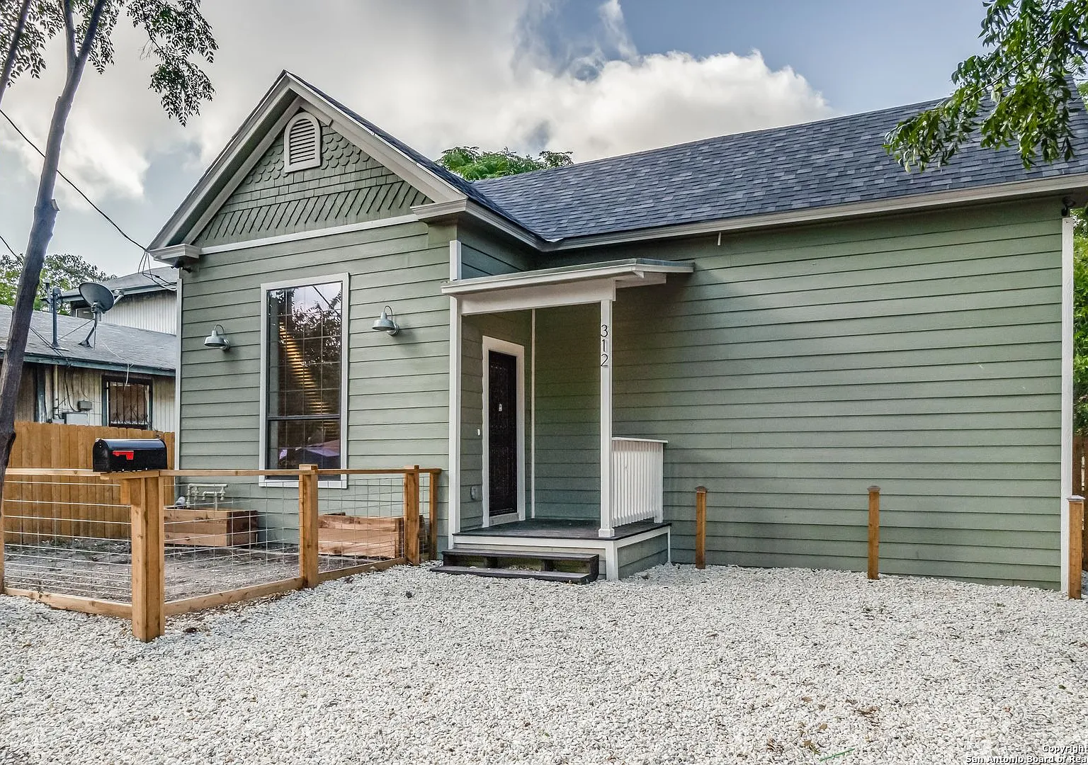 Renovated 2-Bedroom Home In Government Hill — Photo 1