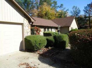 4261 Chimney Lake Dr NE, Roswell, GA 30075