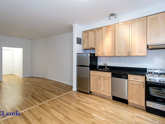 2nd image of 204 E 84th St #2FW