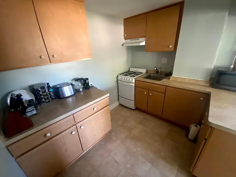 2111 E Dayton St #4 — Photo 10