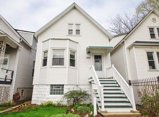3828 N Sacramento Ave, Chicago, IL 60618