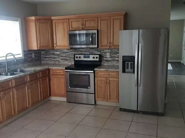 12 5th Ave, Gloversville, NY 12078