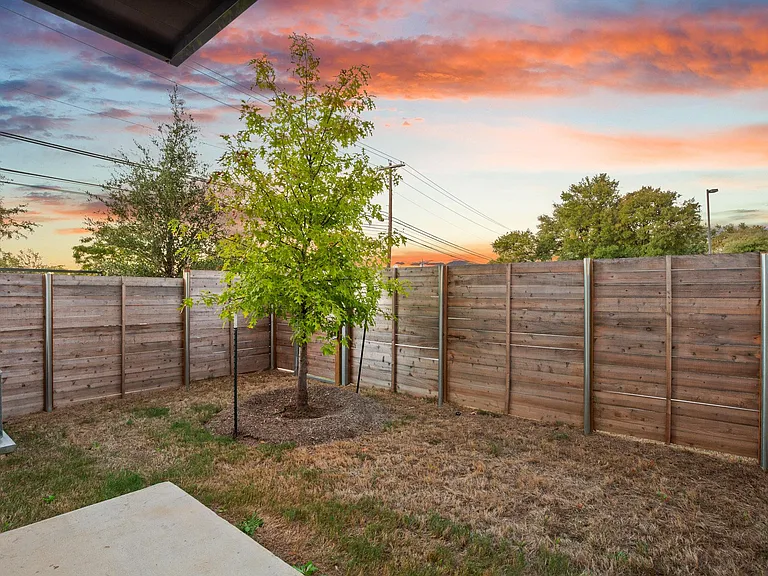 4901 Springdale Rd #101 — Photo 5