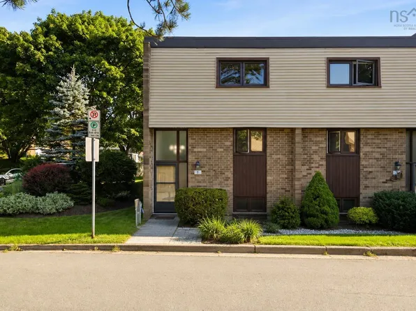 1 Forestside Cres, Halifax, NS B3M 1M5