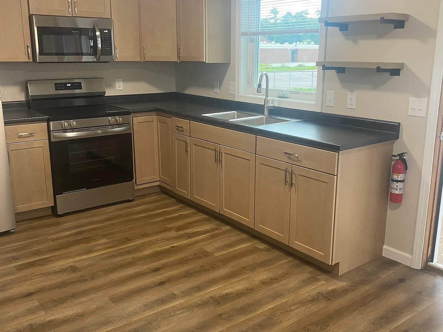 2 bed, 1.5 bath, $2,200 — Photo 2