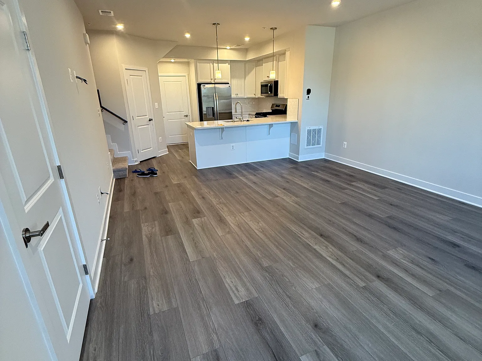 3 bed, 1650 sqft, $3,100 — Photo 3