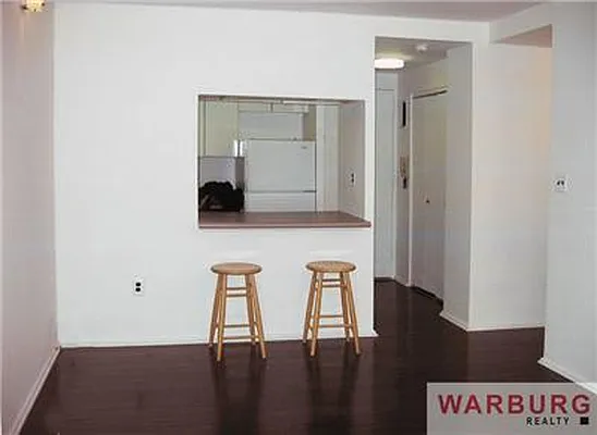 Rented by Warburg | media 4