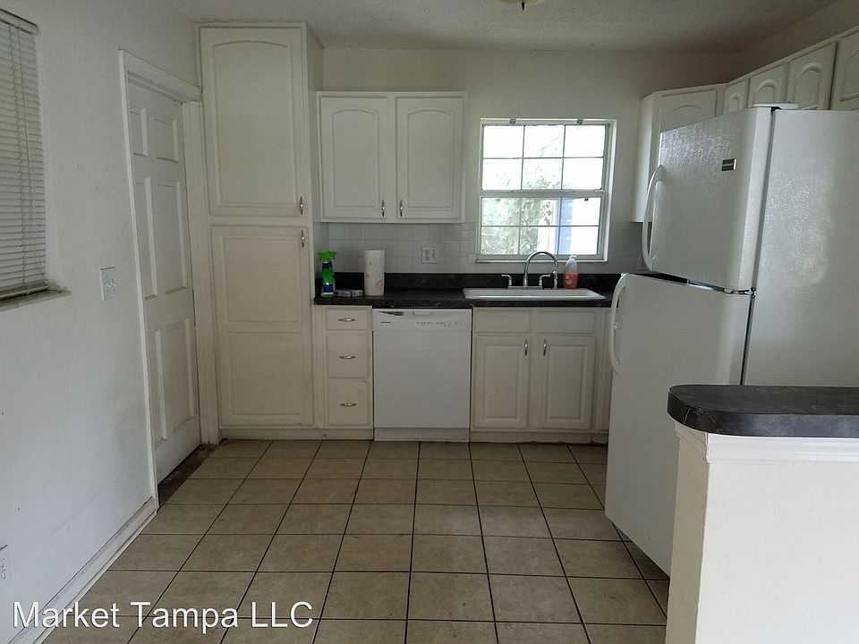2nd image of 8922 El Portal Dr