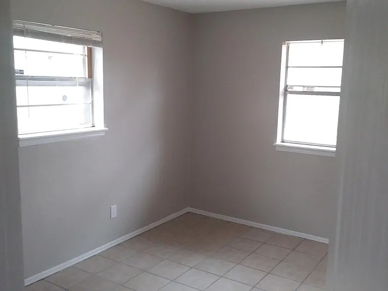 941 N Bradley Ave — Photo 12