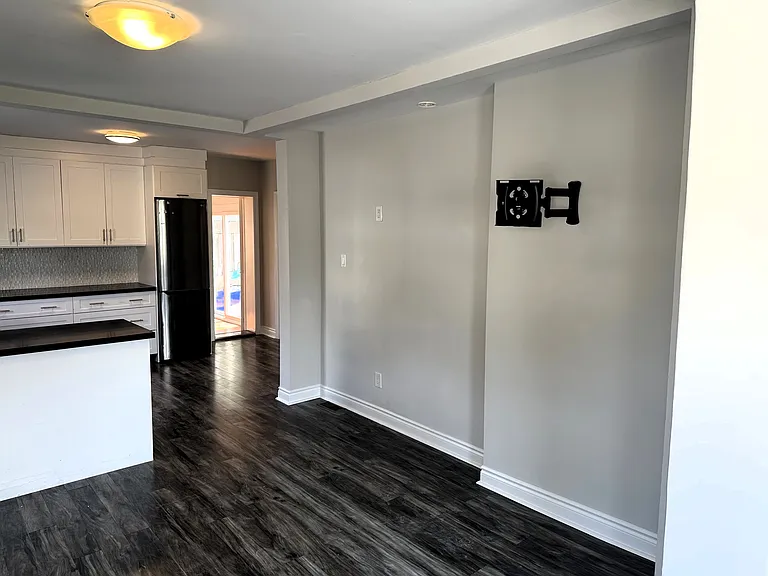 21 Maple St #1 — Photo 8