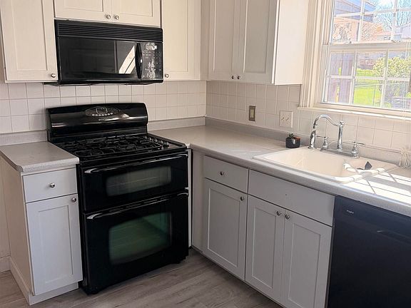 3rd image of 1712 W 7th St