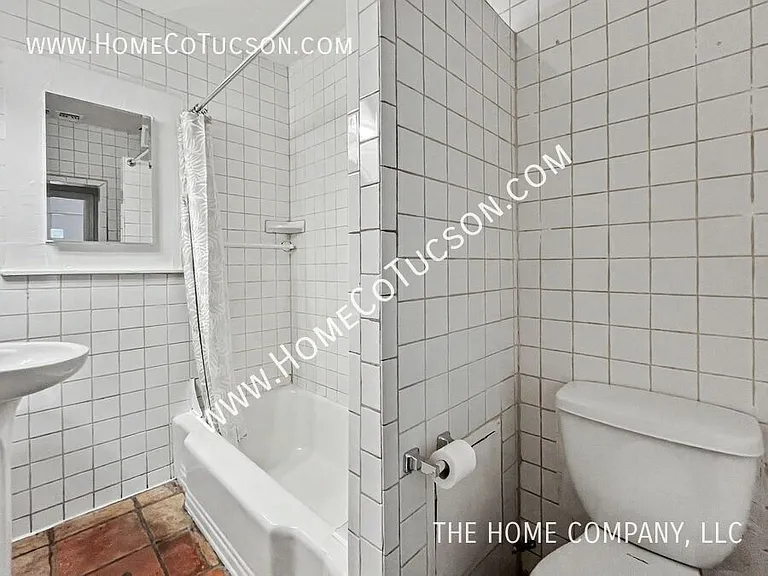4566 E Seneca St — Photo 16