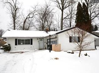 5003 Devon Dr, North Olmsted, OH