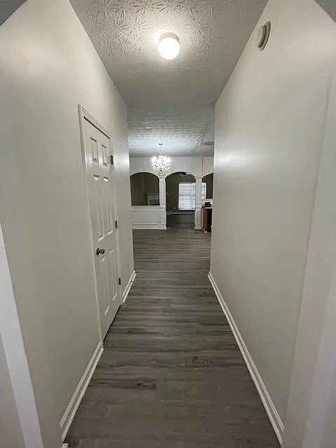 3 bed, 2.5 bath, 1712 sqft, $2,100 — Photo 3