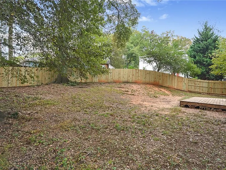 1877 Sumter St NW — Photo 22