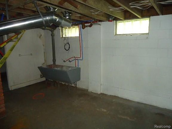 4th image of 21444 Margareta St