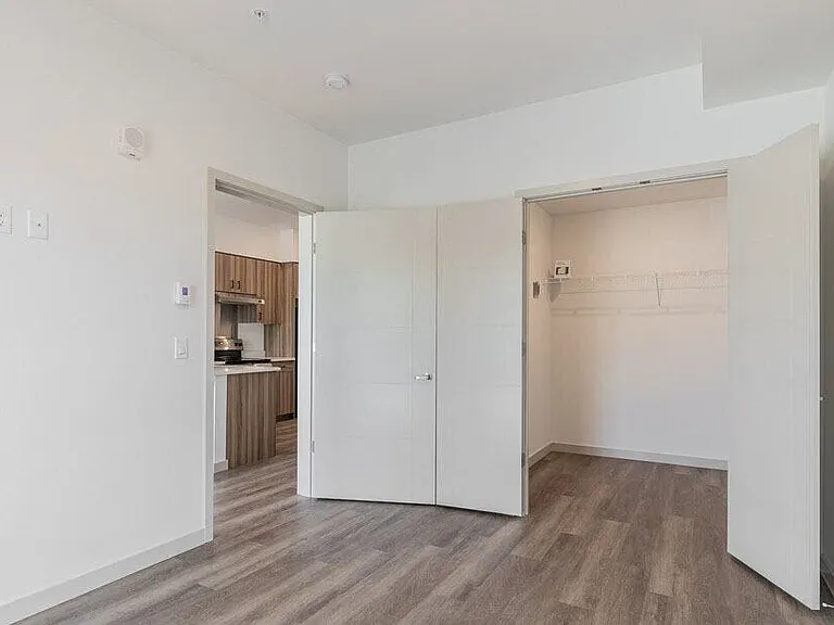 Unit Shown: 430 (1 Bed 1 Bath) Similar Units: 311, 312, 412, 215,315,415, 316, 416, 320,321, 225, 325,425, 326, 426, 230, 330 *Unit features vary. Inquire with our leasing office to schedule a tour!