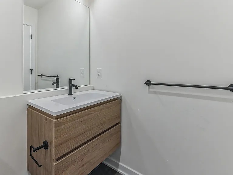 502 N 13th St #D45 — Photo 12
