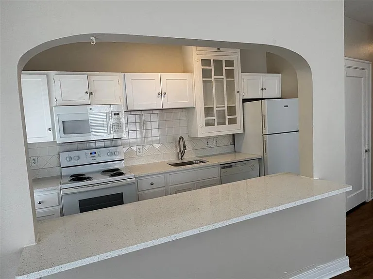907 N Bishop Ave #B — Photo 6