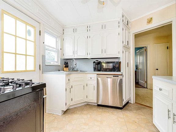 5th image of 1504 Park Ave