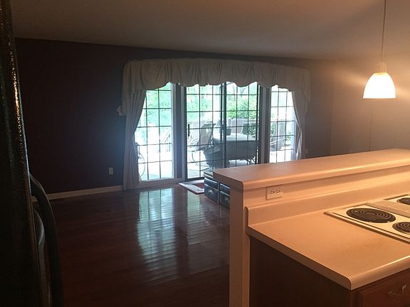 4th image of 135 Golden Pond Ln