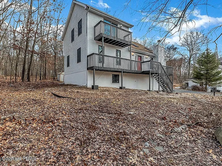 1076 Lancaster Dr — Photo 25