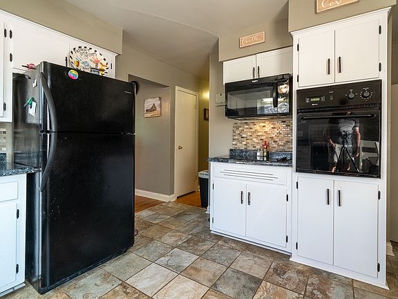 5th image of 1603 Crystal Ct